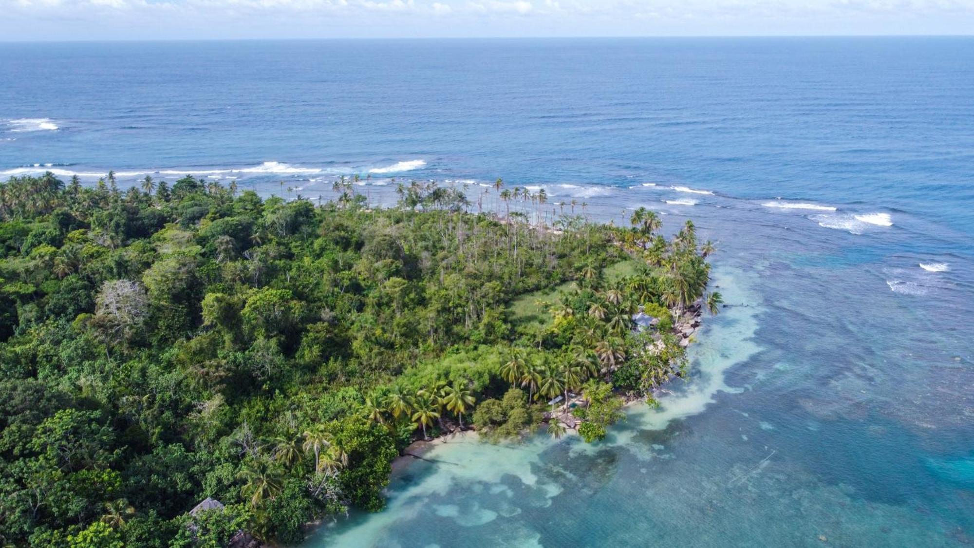 Casa Cayuco Eco-Adventure Lodge Bocas del Toro Exteriör bild