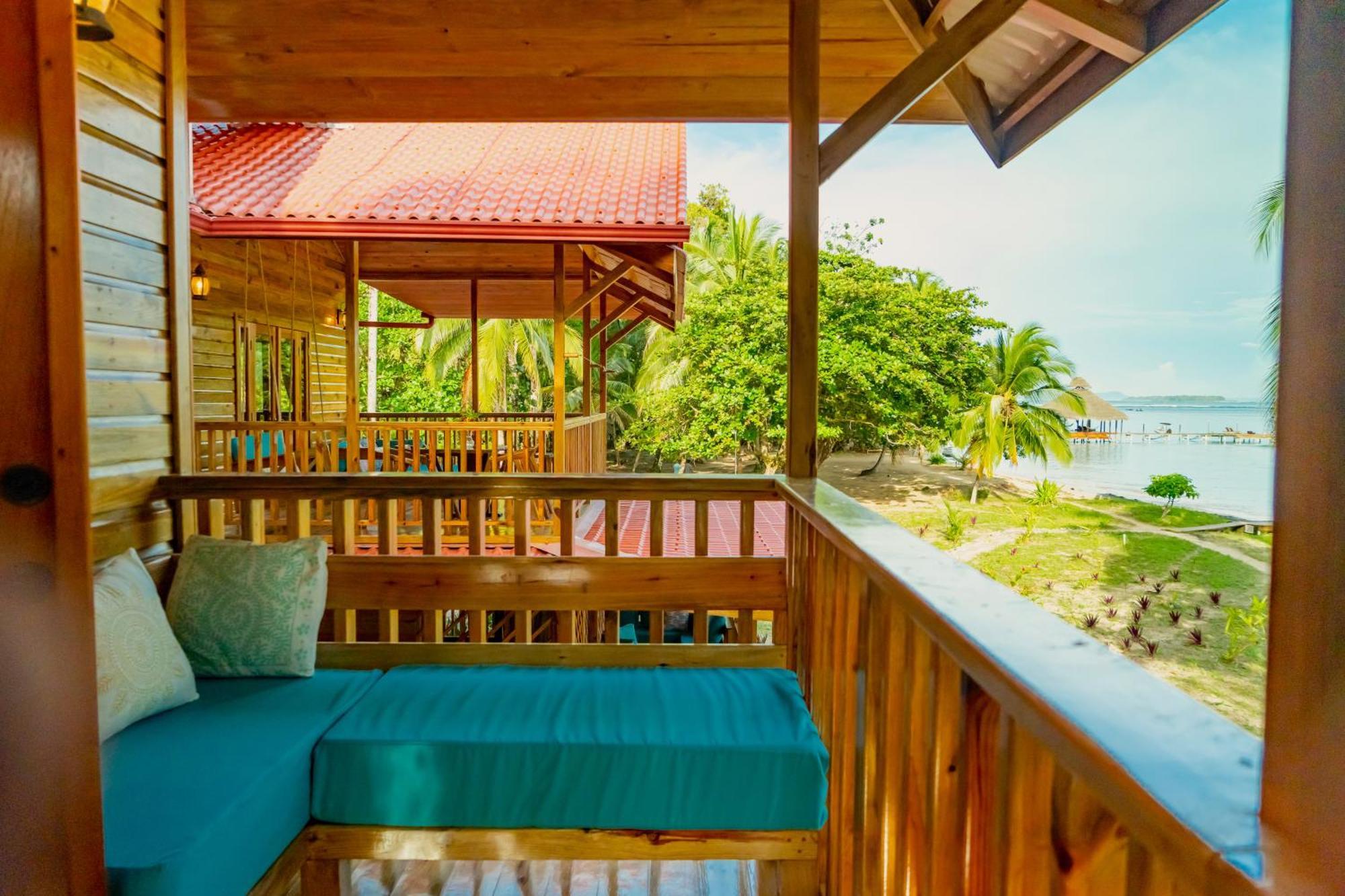 Casa Cayuco Eco-Adventure Lodge Bocas del Toro Exteriör bild