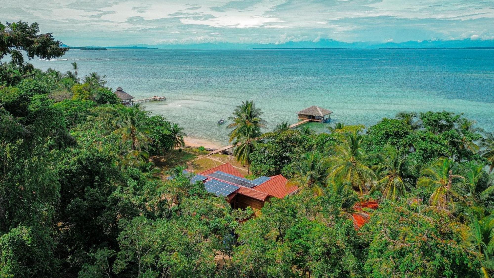 Casa Cayuco Eco-Adventure Lodge Bocas del Toro Exteriör bild